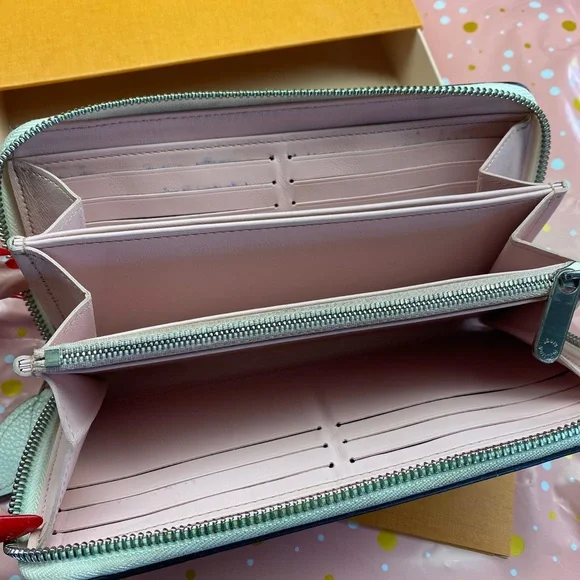 Louis Vuitton Mahina Monogram Wallet - Picture 7 of 16